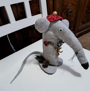 Nosey Rosie Christmas Rat Guarding Her Tree  She Is 9" Tall